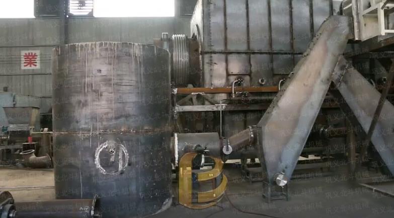 北斗機(jī)械竹屑炭化機(jī)實力強(qiáng),大型竹屑炭化現(xiàn)場